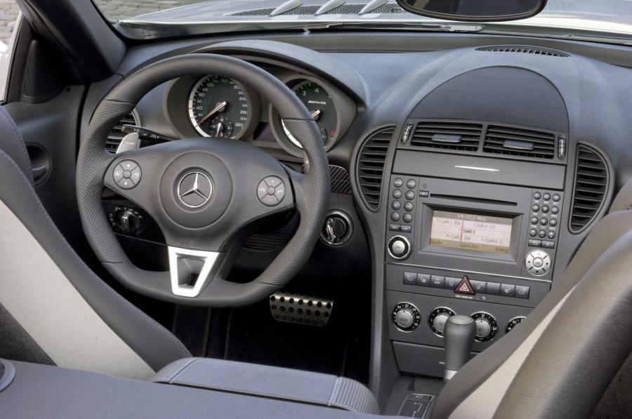  Mercedes-Benz SLK55 AMG 2008 года  (фото 46 из 77)